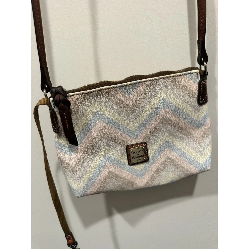 Dooney & Bourke Chevron Suki crossbody bag